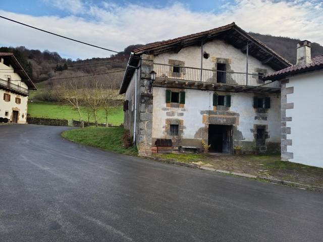 Casa-chalet en Venta en Calle San Juan Bautista en Basaburua