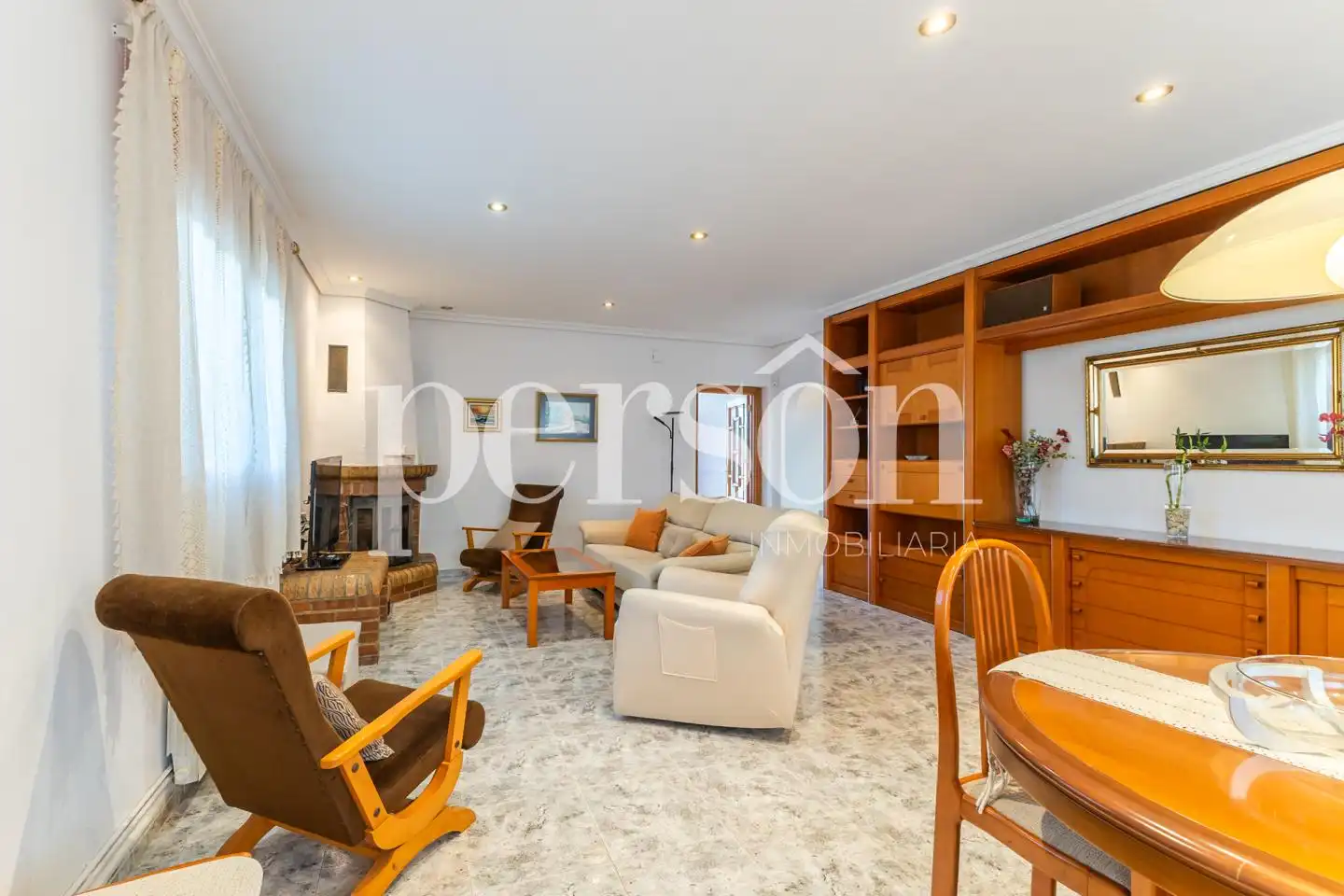 Sala d'estar de Casa o xalet en venda en La Pobla de Vallbona amb Aire condicionat, Calefacció i Terrassa
