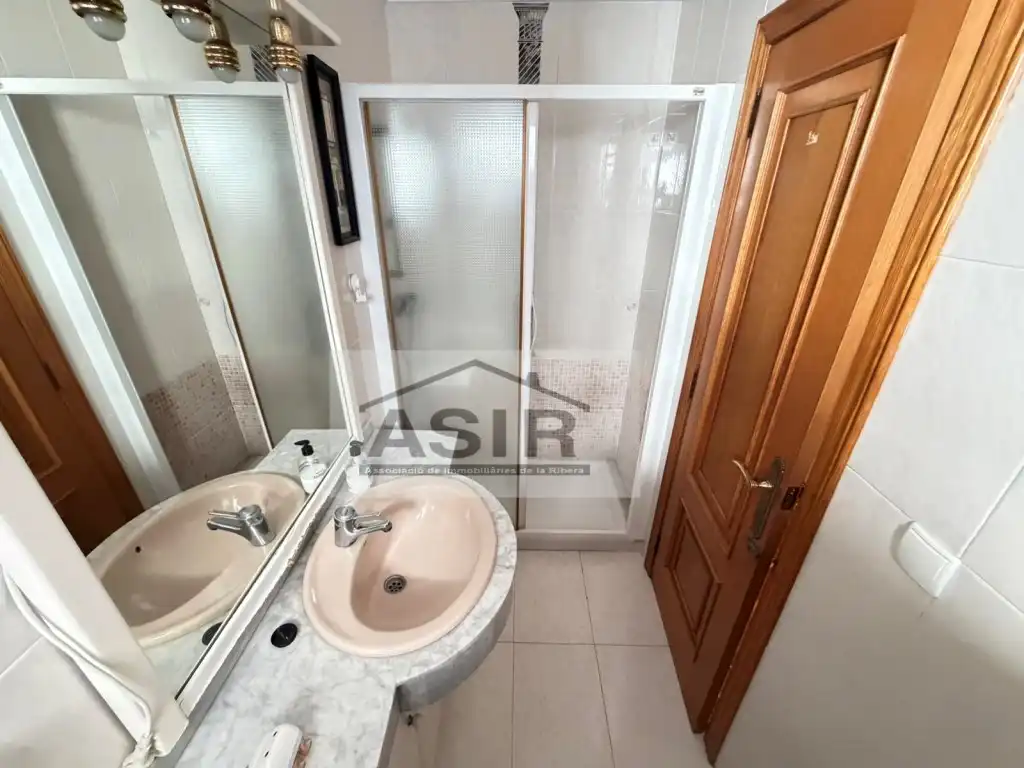 Baño de Piso de alquiler en Alzira con Terraza