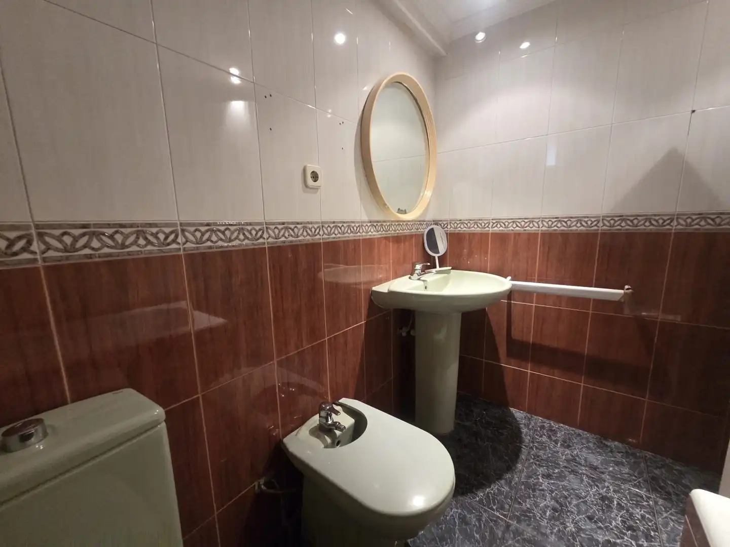 Bathroom of Flat for sale in Lleida