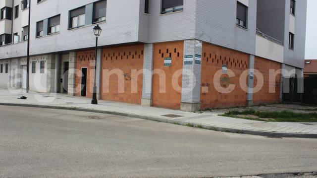 Local comercial en Alquiler en Avenida cantabria en Laguna de Duero