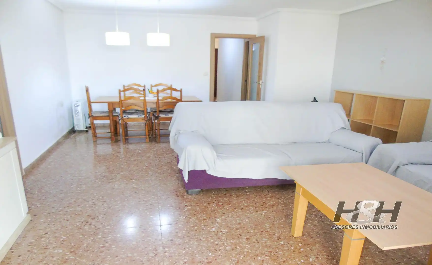 Sala d'estar de Pis de lloguer en Valencia amb Terrassa, Traster i Balcó