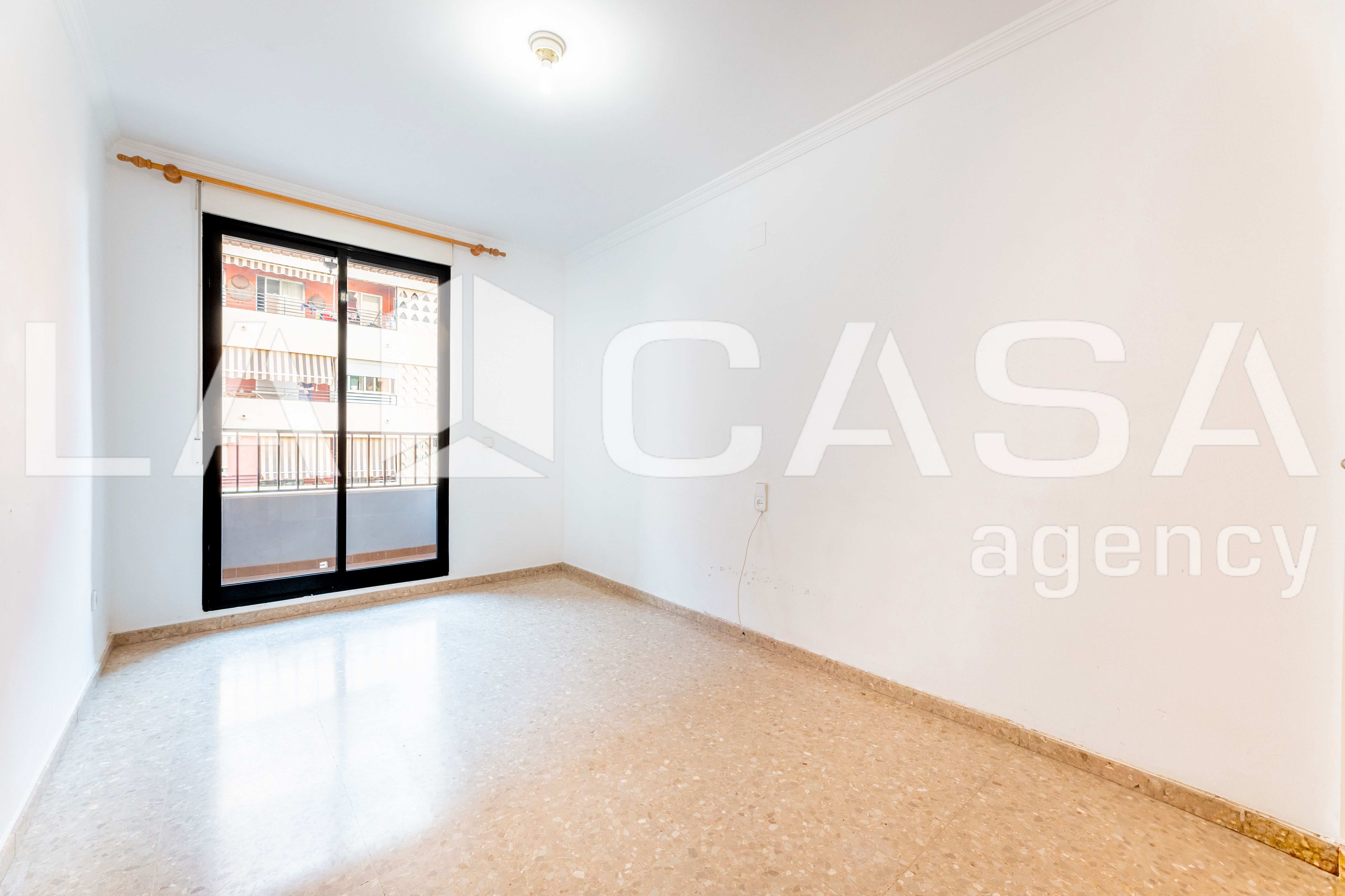 Habitación de Piso en venta en  Valencia Capital con Balcón