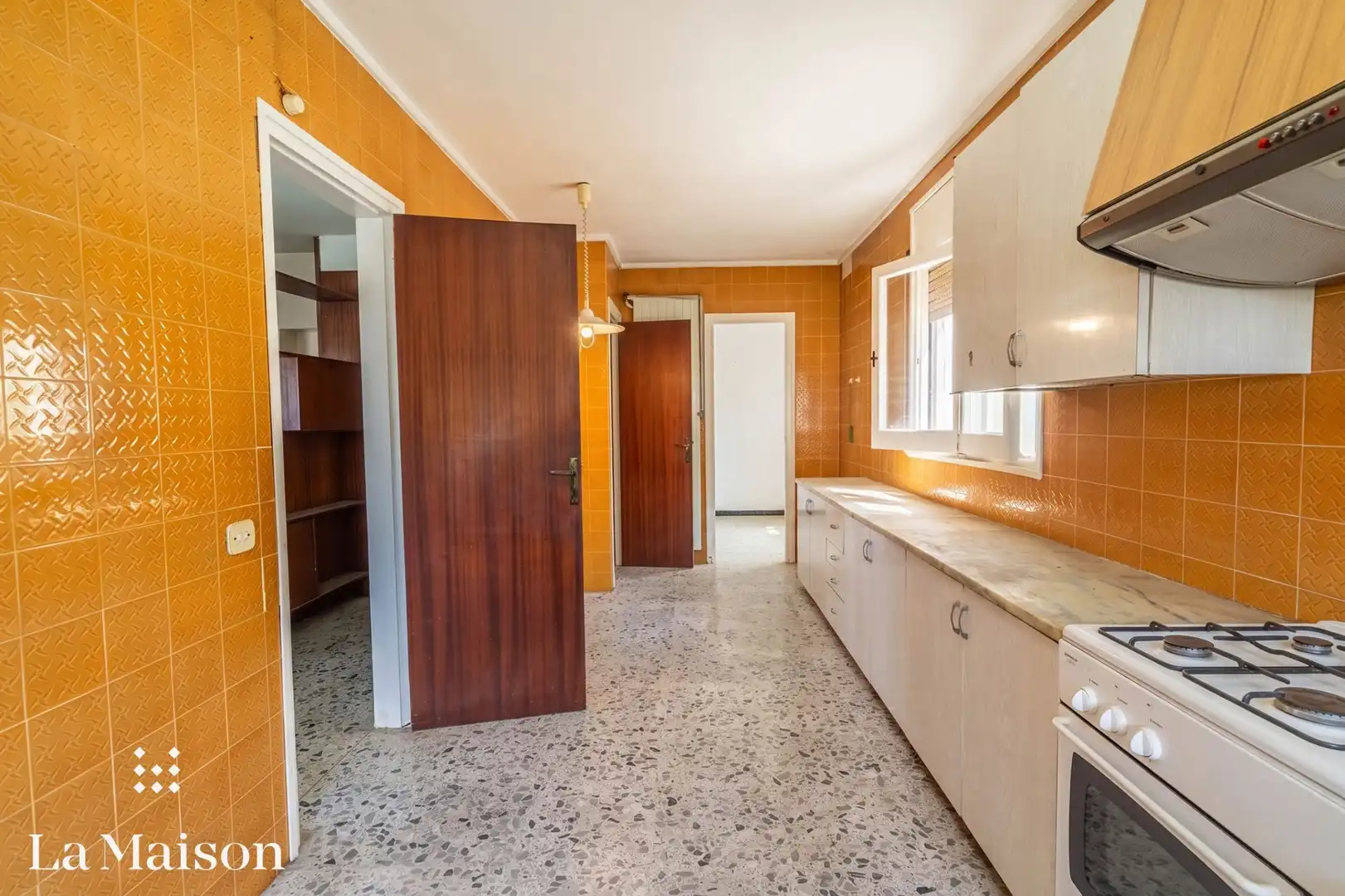 Cuina de Casa o xalet en venda en Arenys de Mar amb Jardí privat, Terrassa i Traster