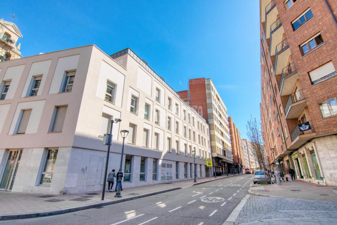 Vista exterior de Pis en venda en Valladolid Capital amb Calefacció, Terrassa i Traster