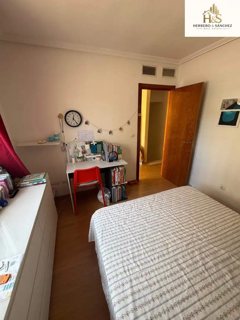 Bedroom of Houses for sale in Alicante / Alacant  with Air Conditioner, Heating and Private garden