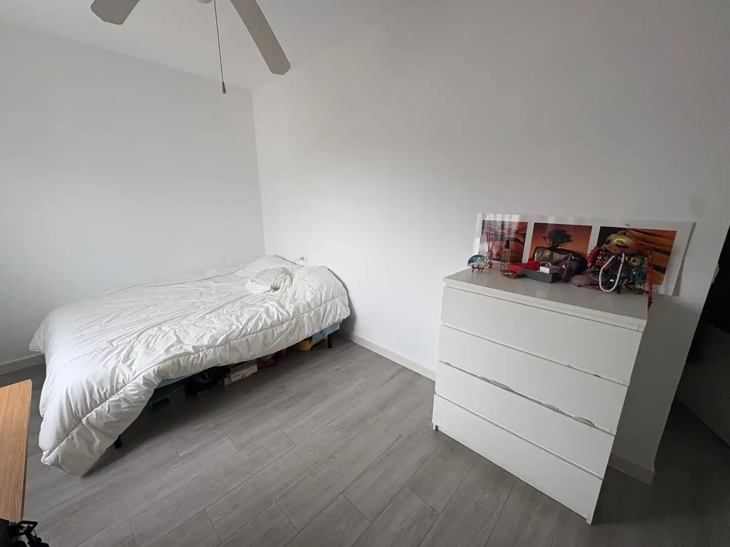 Bedroom of Flat for sale in Sevilla  with Air Conditioner