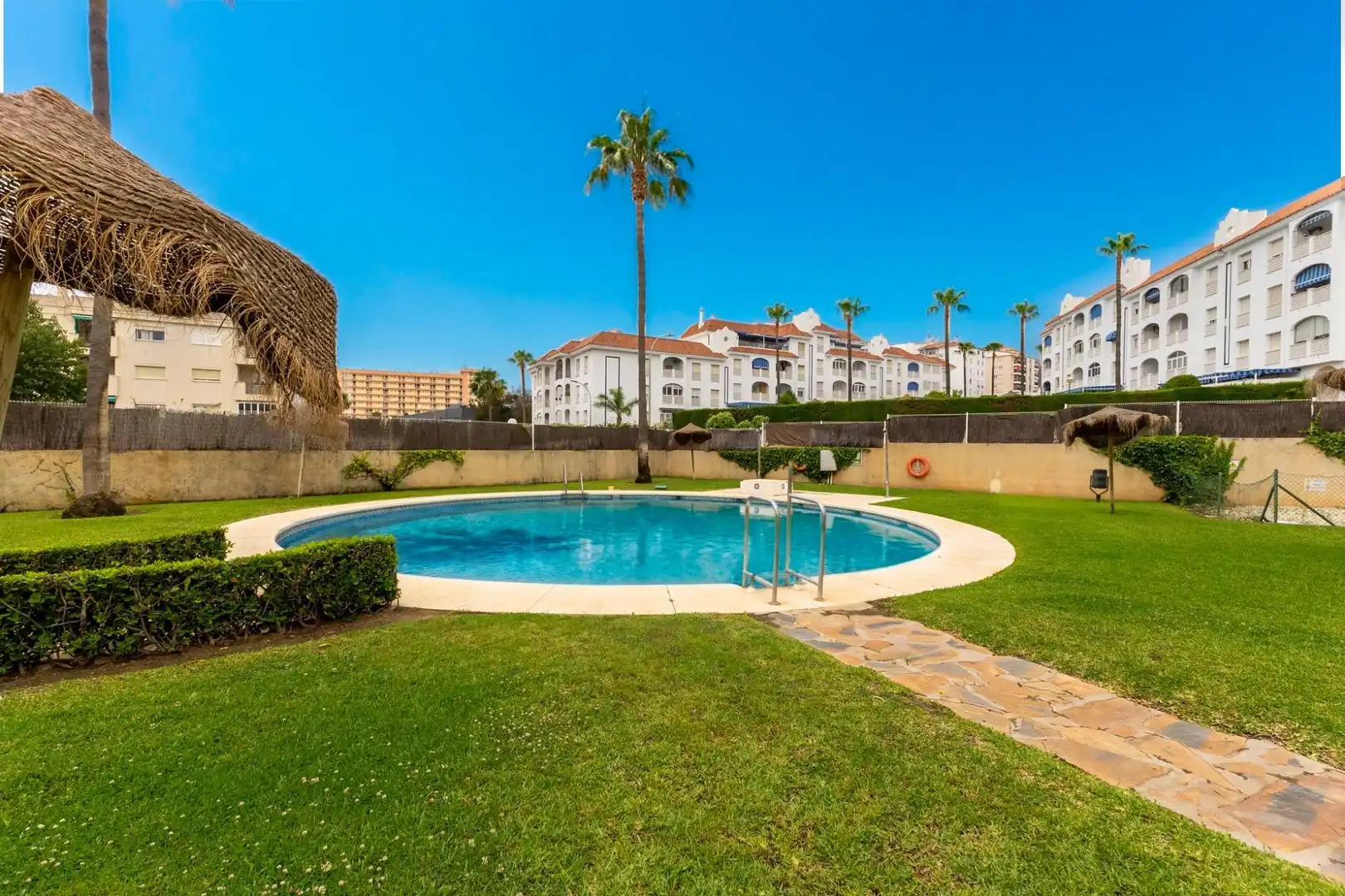 Apartment with terrace for sale in El Pinillo, imagen 2