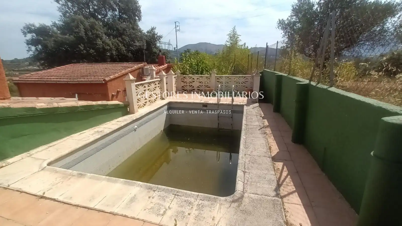 Vista exterior de Casa o xalet en venda en Cocentaina amb Aire condicionat, Traster i Piscina