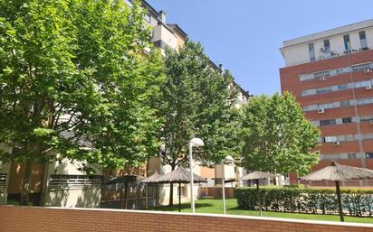 Exterior view of Flat for sale in Alcorcón  with Private garden, Terrace and Storage room
