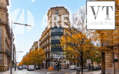 Außenansicht von Wohnung zum verkauf in Donostia - San Sebastián  mit Balkon