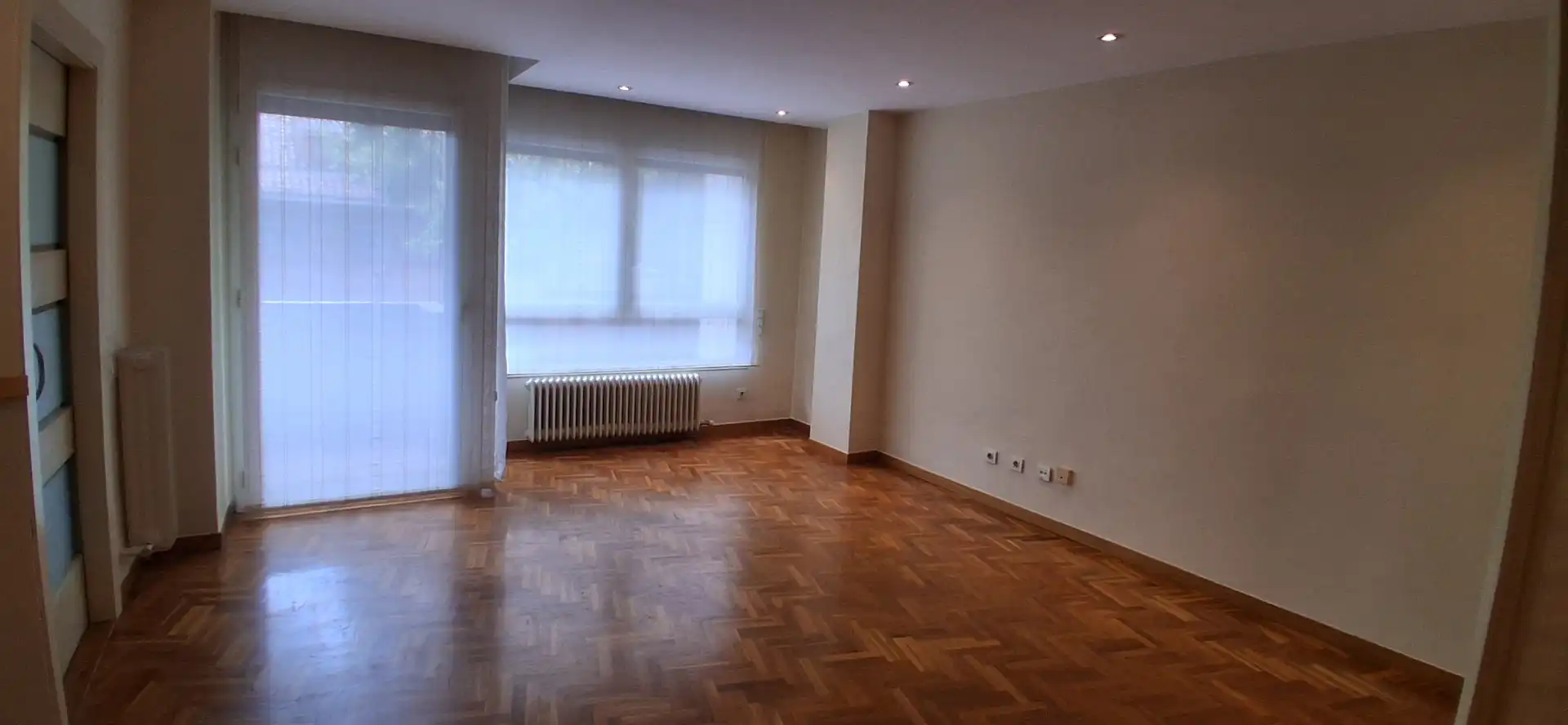 Wohnzimmer von Wohnung zum Verkauf in Sabadell mit Heizung, Parkett und Ofen