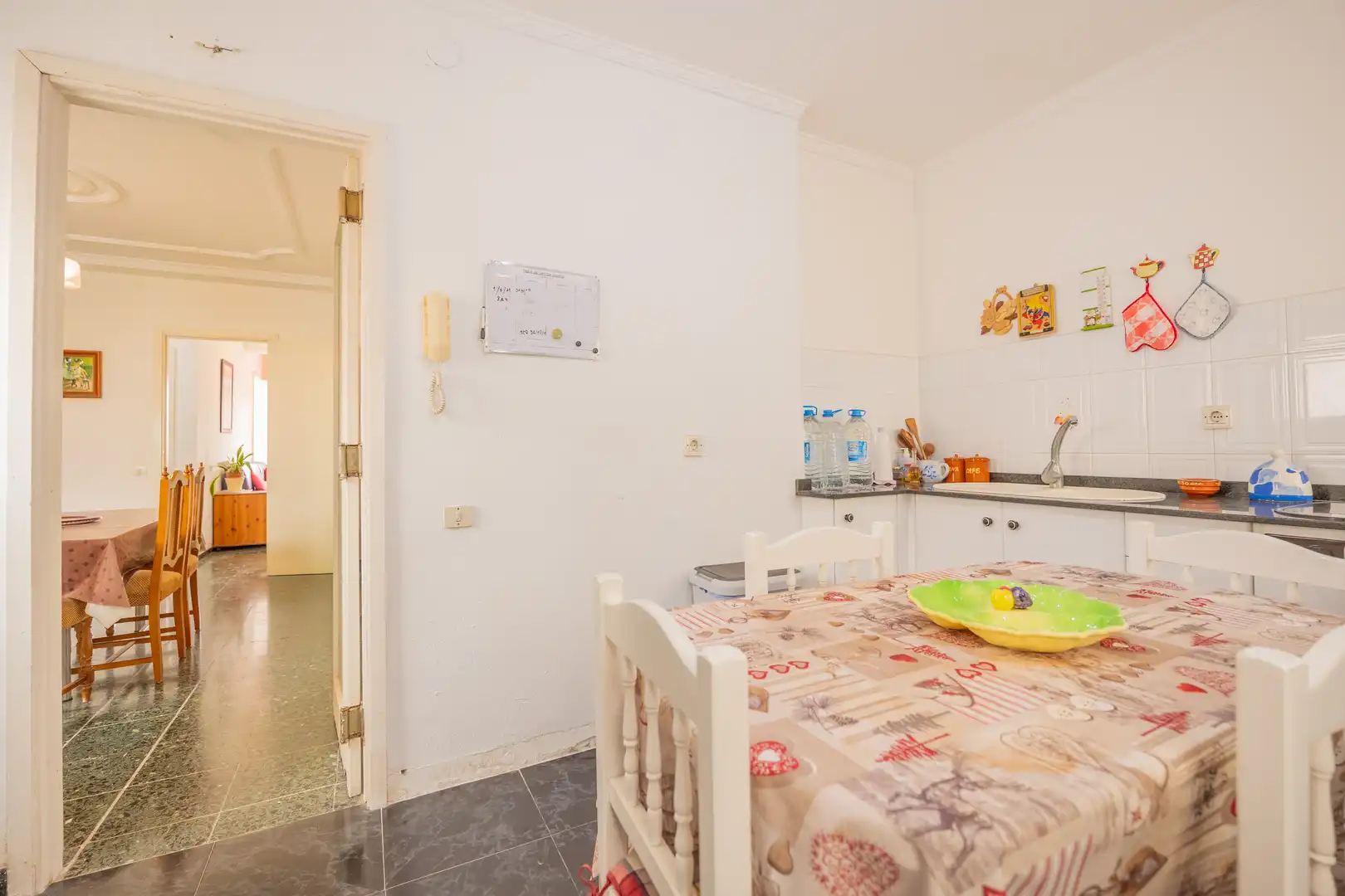 Cuina de Pis en venda en Las Palmas de Gran Canaria amb Moblat i Balcó