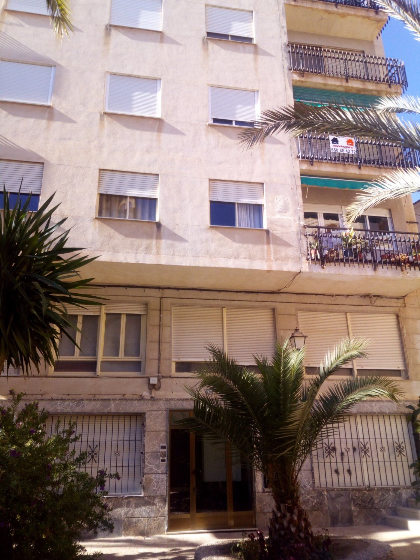 Vista exterior de Pis en venda en Monóvar  / Monòver amb Aire condicionat i Terrassa