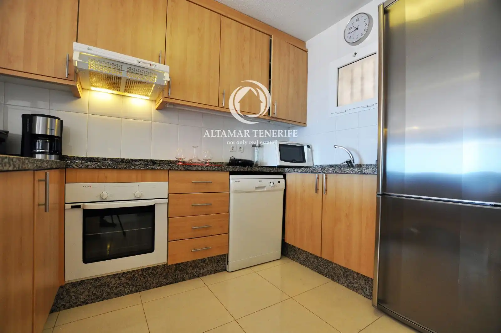 Cuina de Apartament de lloguer en Adeje amb Terrassa, Traster i Piscina