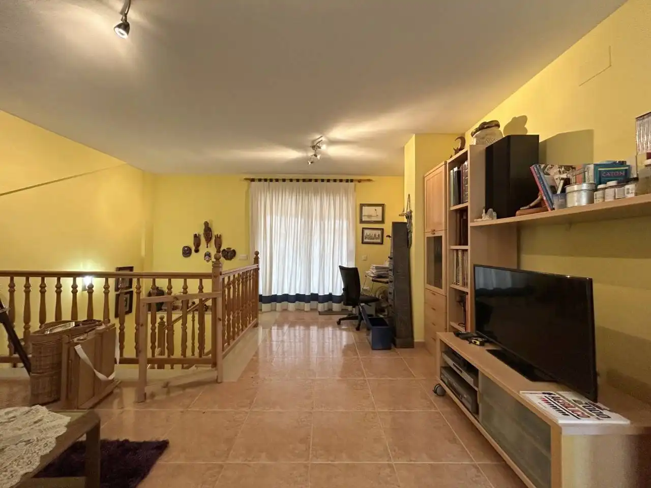 Sala d'estar de Casa o xalet en venda en Cubelles amb Terrassa i Piscina comunitària
