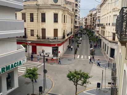 Vista exterior de Pis en venda en Linares