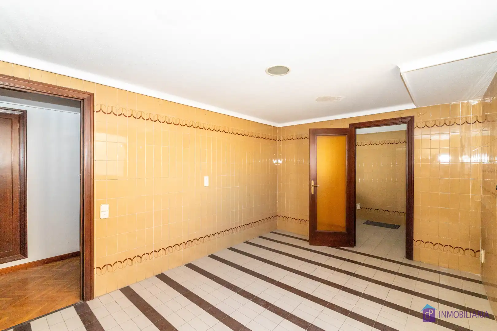 Flat for sale in Zaragoza  with Air Conditioner and Heating