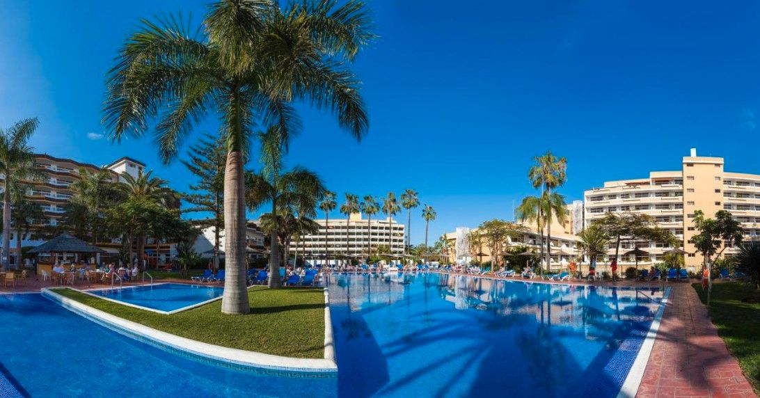 Piscina de Apartament de lloguer en Puerto de la Cruz amb Parquet, Terrassa i Moblat