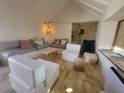 Living room of House or chalet for sale in Castellar de la Frontera  with Parquet flooring and Swimming Pool