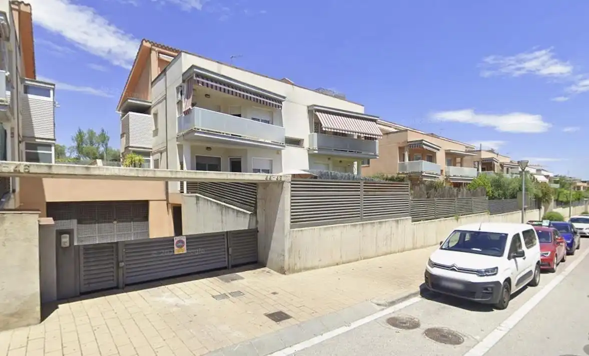 Ground floor with garden for sale in Carrer FLORS, DE LES