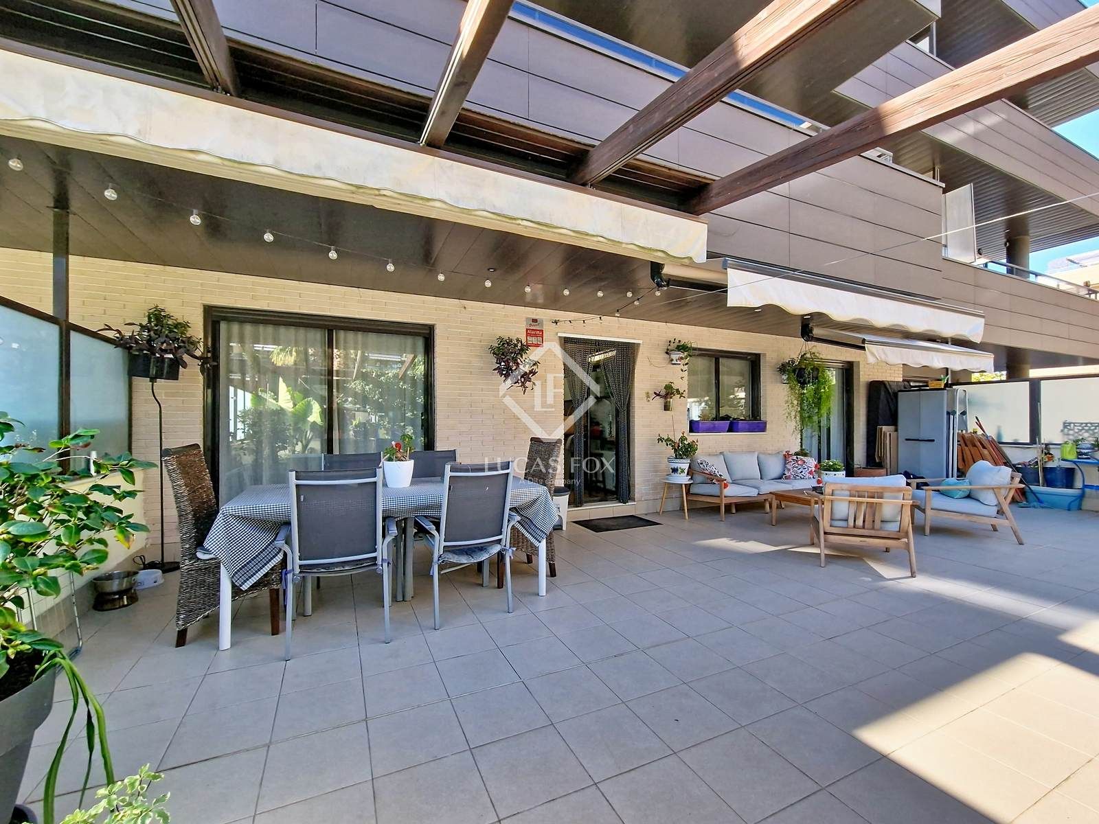 Terrace of Flat for sale in Vilanova i la Geltrú  with Air Conditioner, Heating and Private garden