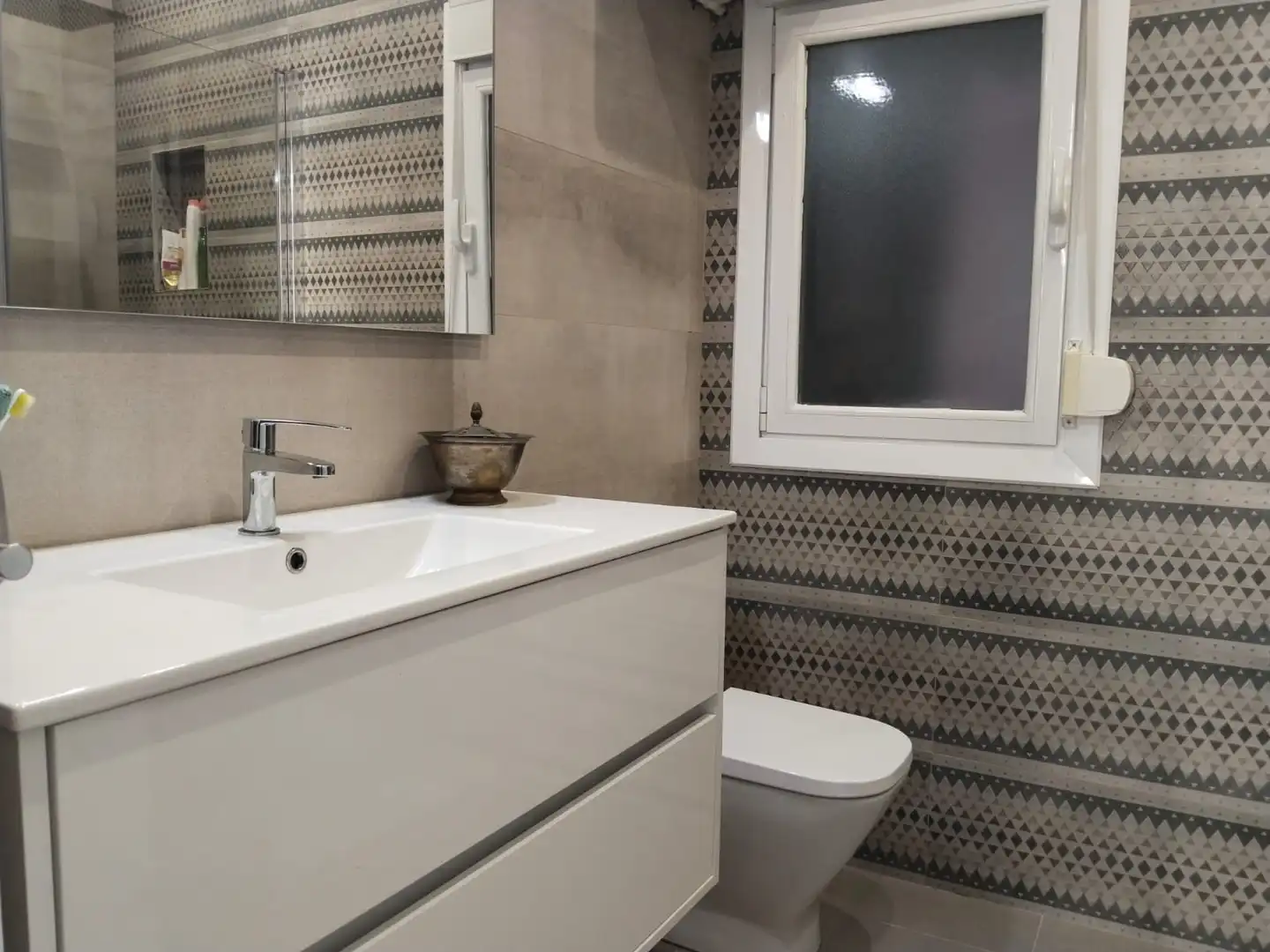 Bathroom of Flat for rent in Donostia - San Sebastián   with Heating and Furnished