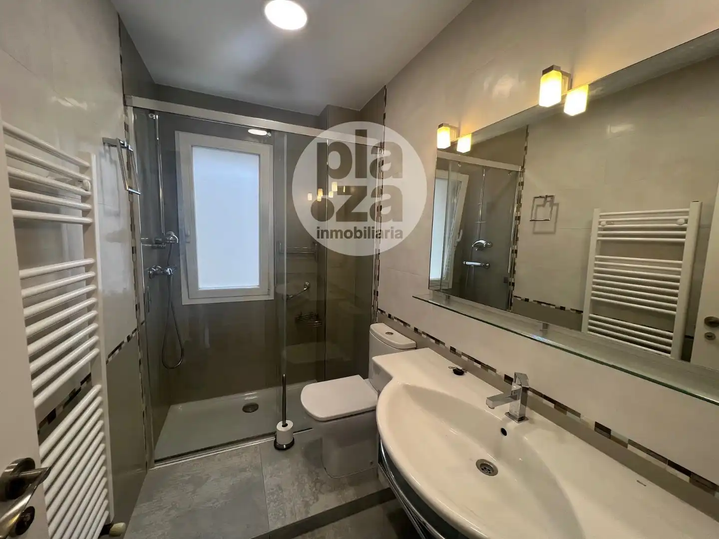 Bathroom of Flat for rent in Burgos  with Heating and Furnished