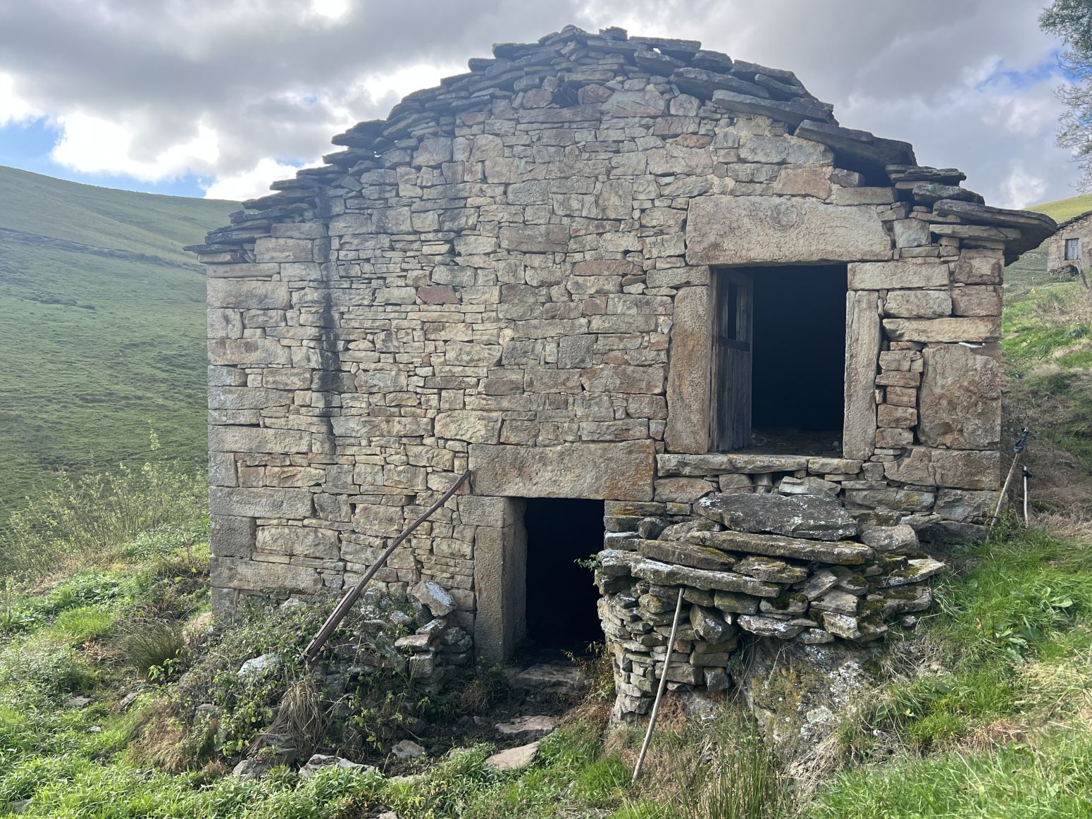 Vista exterior de Casa o xalet en venda en Miera