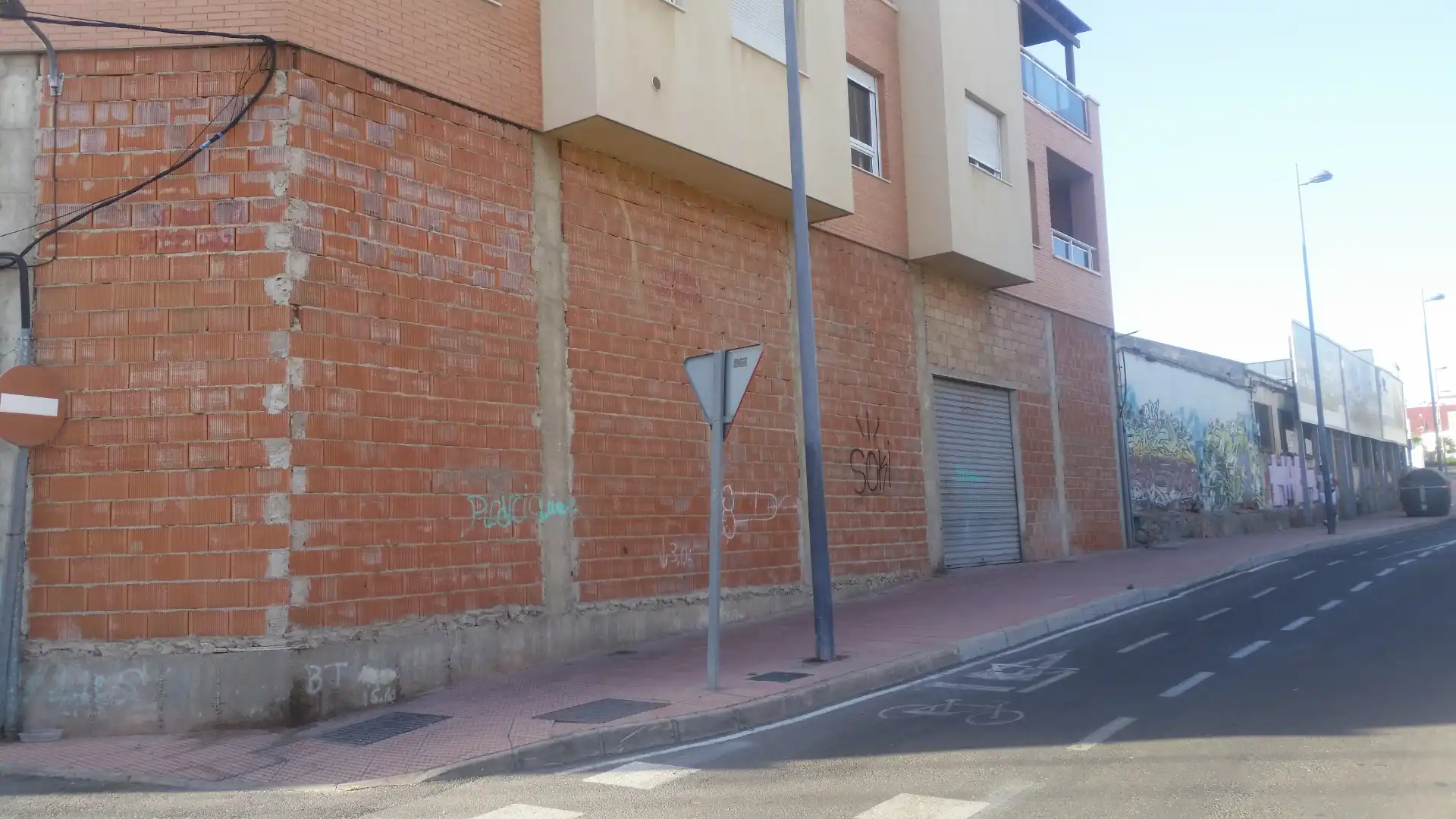 Vista exterior de Local en venda en Piedras Redondas - Torrecárdenas