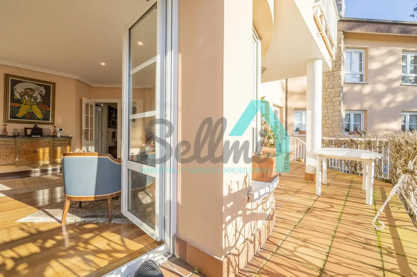 Terrassa de Casa o xalet en venda en Oviedo  amb Calefacció, Jardí privat i Parquet