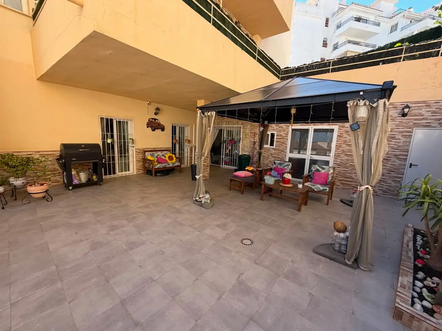 Apartment with pool for sale in Calle Orion 4