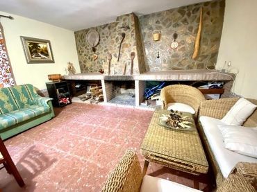 Casa amb piscina en venda a Periurbano Este - Campiña