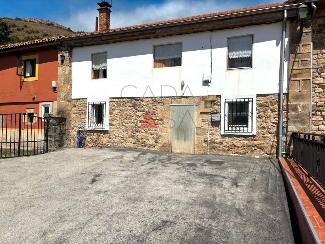 Exterior view of Single-family semi-detached for sale in Campoo de Enmedio  with Terrace, Storage room and Furnished