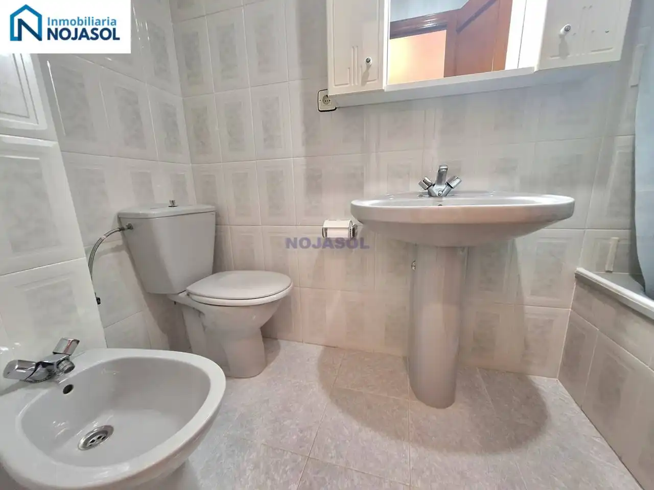 Baño de Piso de alquiler en Noja con Terraza y Amueblado