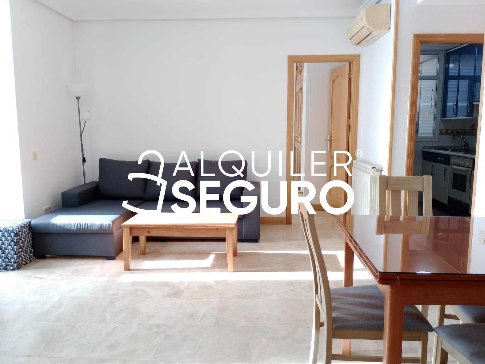 Sala d'estar de Pis de lloguer en  Madrid Capital amb Aire condicionat, Calefacció i Moblat