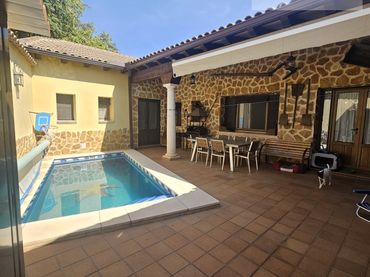 Casa amb balcó en venda a Quintanar de la Orden