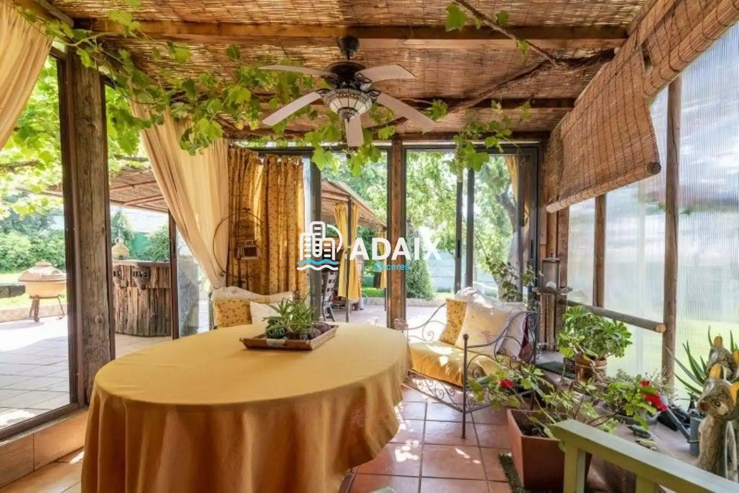 Garten von Einfamilien-Reihenhaus zum Verkauf in Cáceres mit Klimaanlage und Terrasse