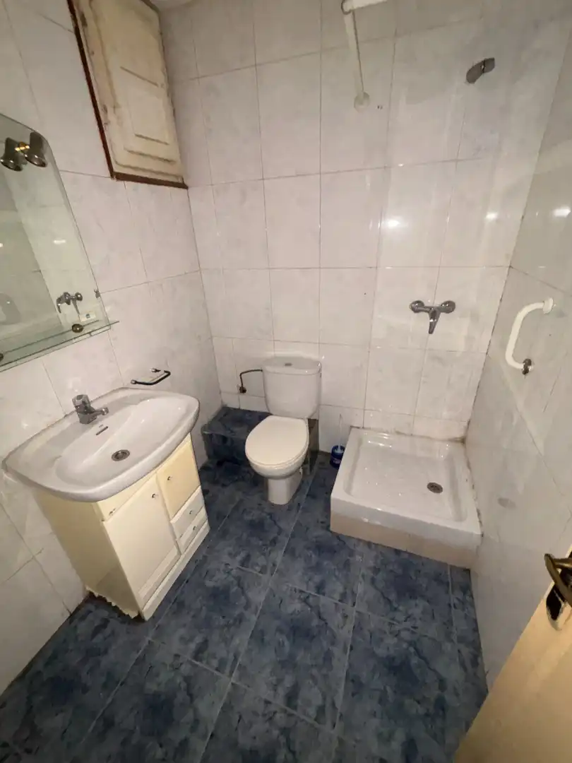 Baño de Piso en venta en Badalona con Alarma
