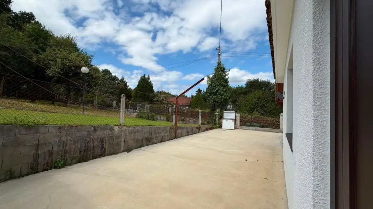 Vista exterior de Casa o xalet en venda en Ourense Capital  amb Calefacció, Jardí privat i Terrassa