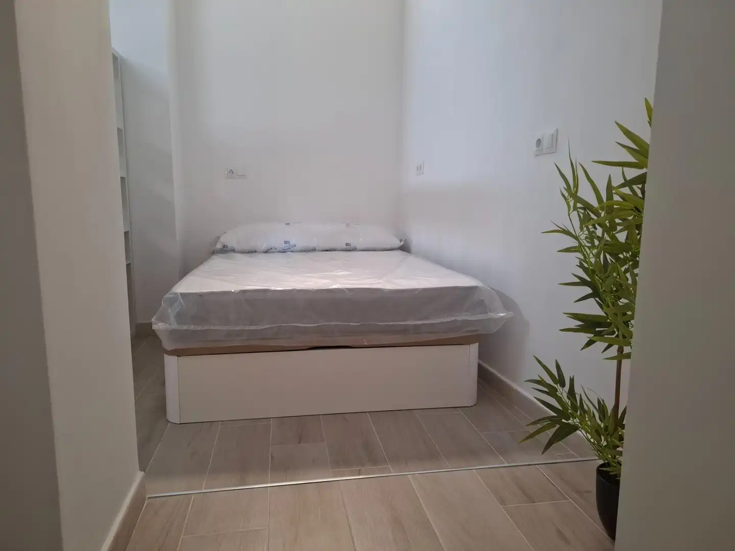 Dormitori de Apartament en venda en Málaga amb Aire condicionat i Moblat