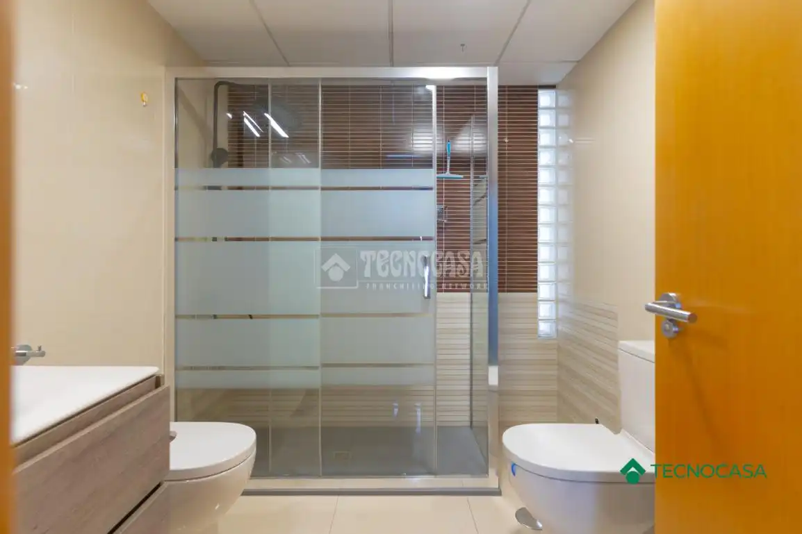 Baño de Piso en venta en Roquetas de Mar con Aire acondicionado y Terraza