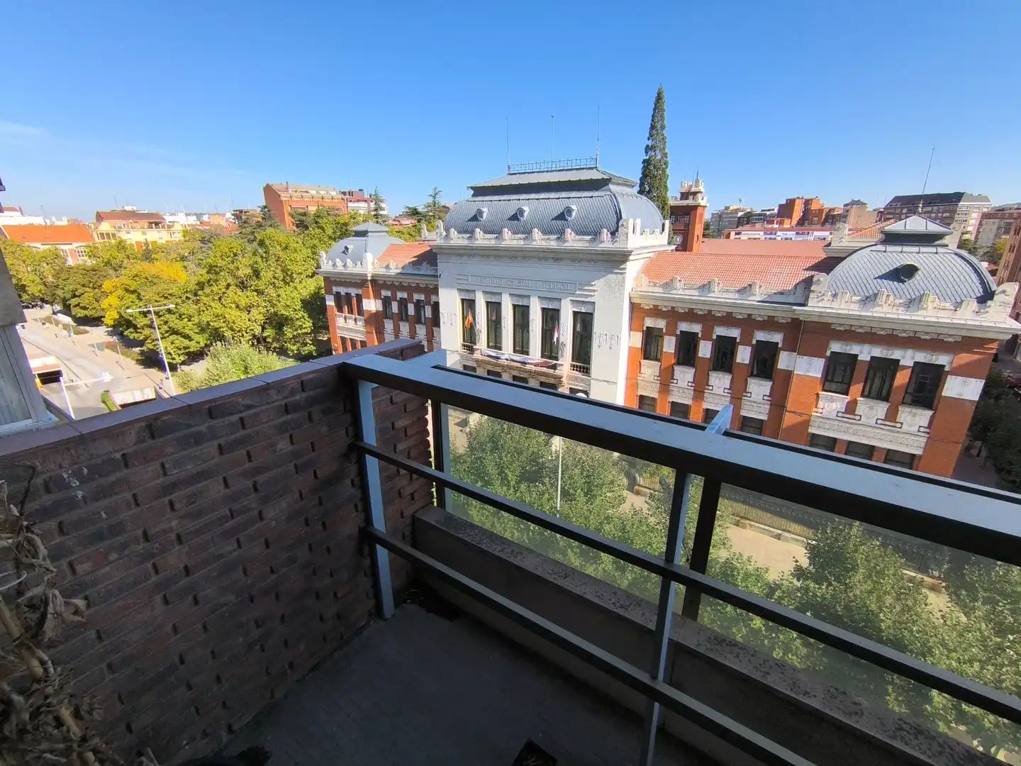 Außenansicht von Wohnung zum Verkauf in Palencia mit Heizung, Terrasse und Ofen