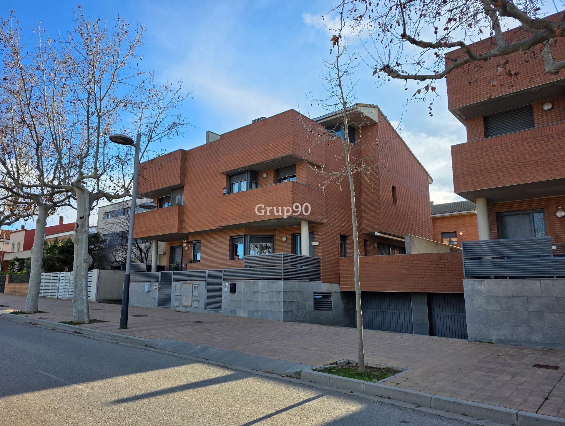 Exterior view of Single-family semi-detached for sale in  Lleida Capital  with Terrace and Balcony