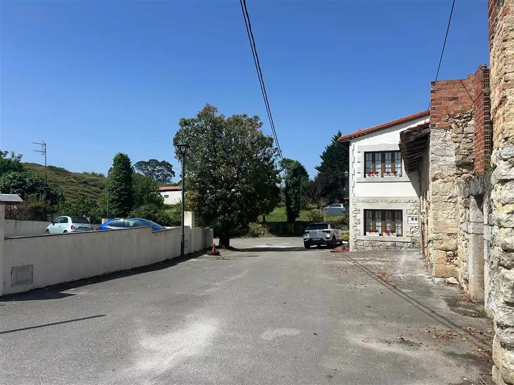 Parking of Country homes for sale in Val de San Vicente 