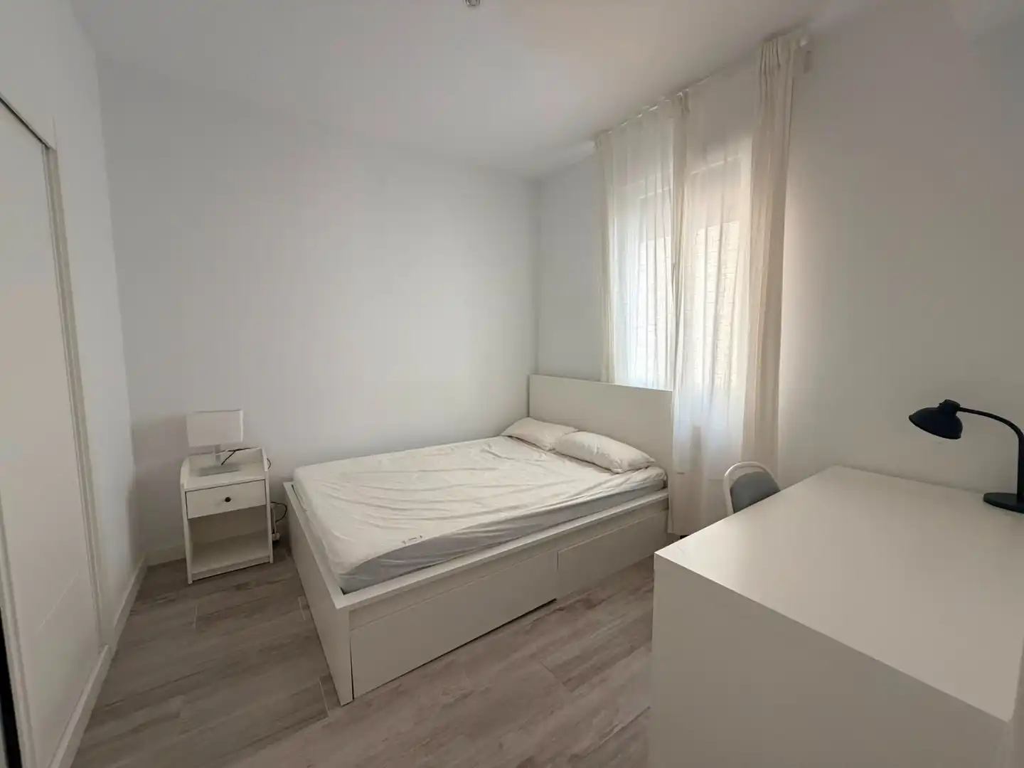 Bedroom of Flat for sale in Madrid  with Air Conditioner, Heating and Storage room