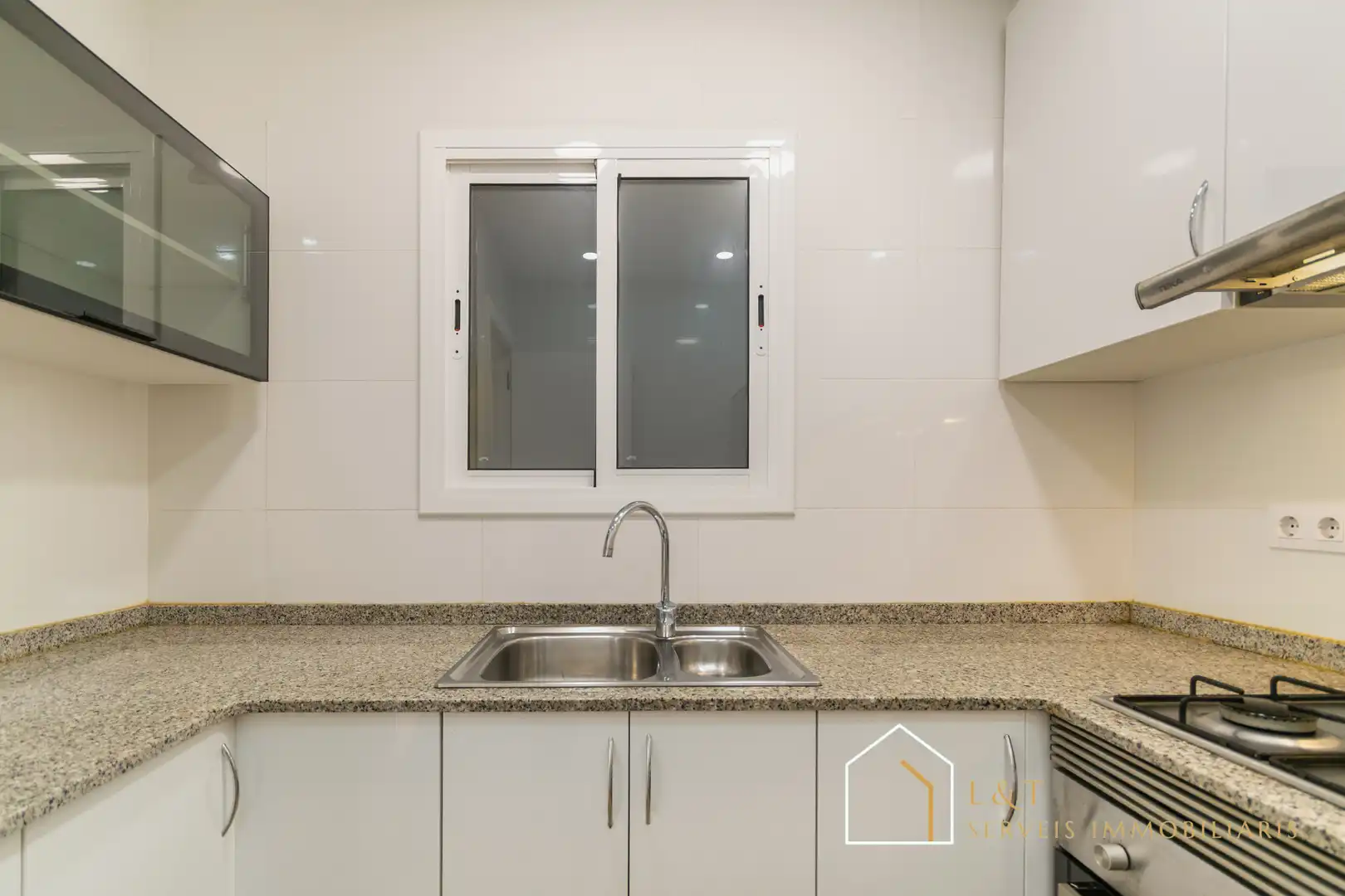 Cocina de Piso en venta en Barcelona con Calefacción, Horno y Balcón