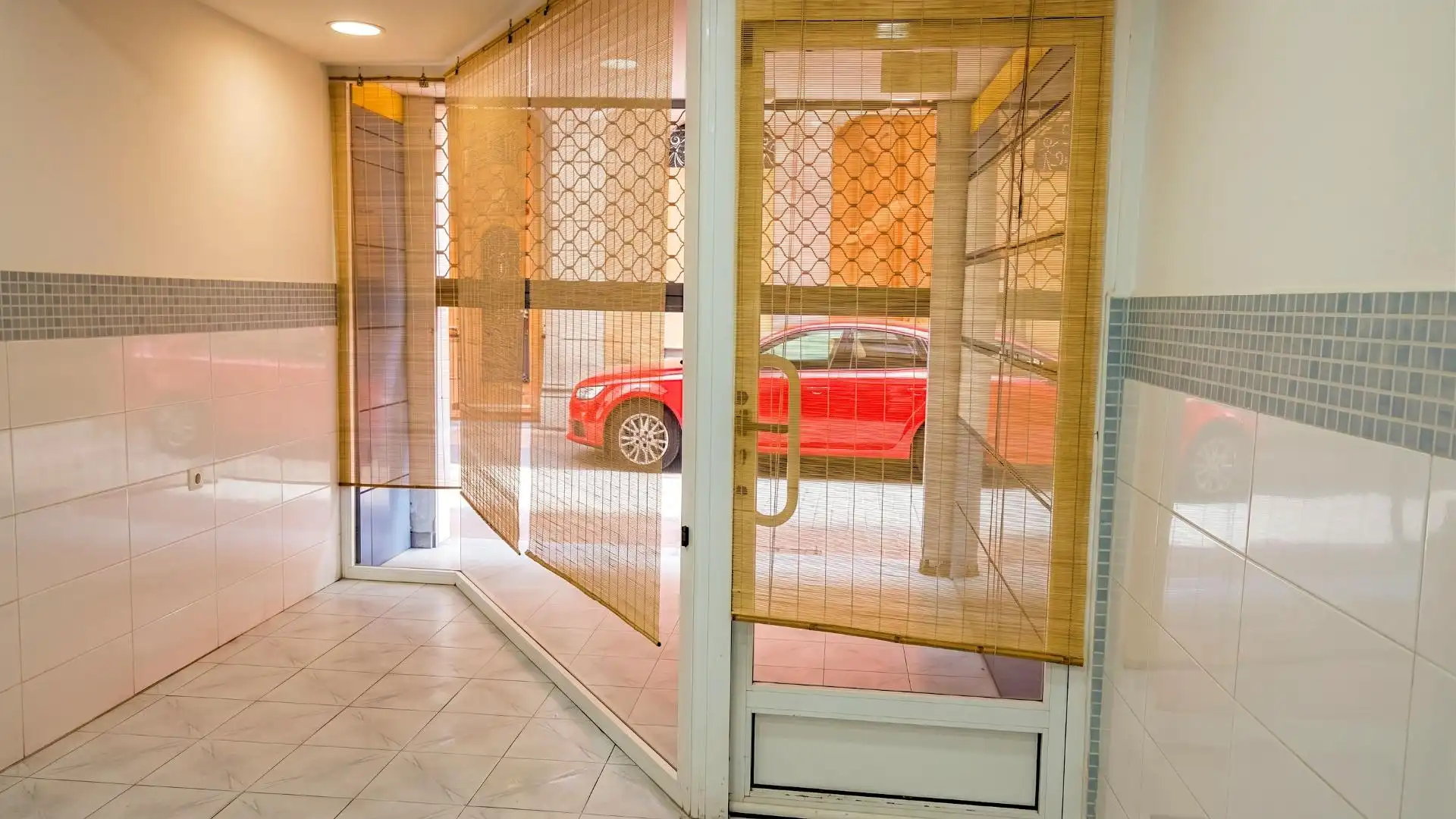 Gewerbefläche zum Verkauf in Calle Calle Matías Torrejón, imagen 2