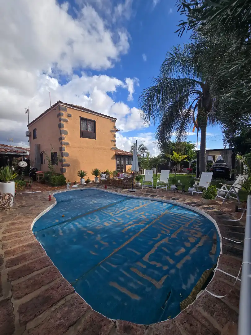 Piscina de Casa o xalet en venda en Arona amb Aire condicionat, Jardí privat i Parquet