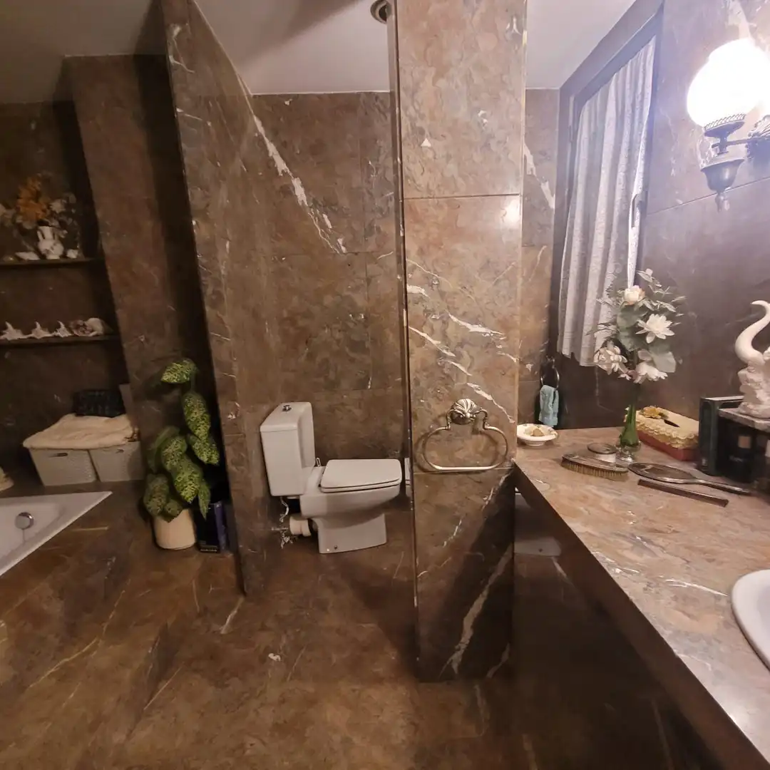 Bathroom of Duplexes for sale in Madrid  with Heating, Parquet flooring and Terrace